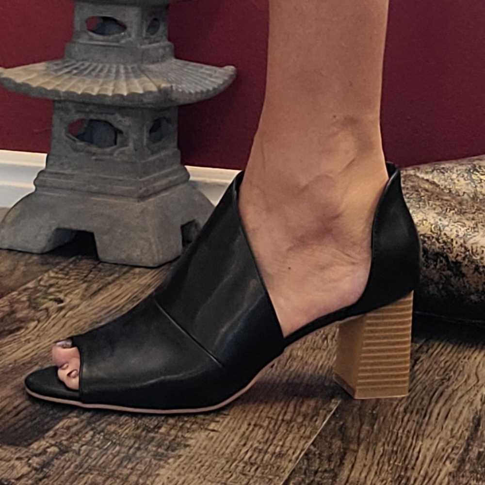 Classy Black Sandles 3"